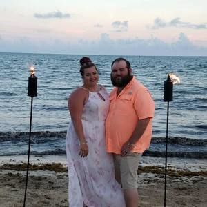 Meet your Posher, Elyssa